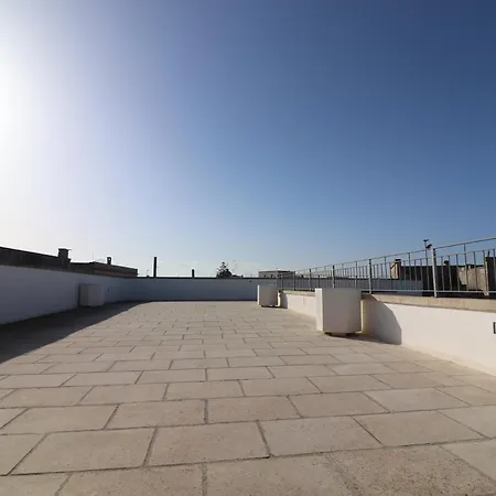 בית נופש Dimora Jolanda A אוג'אנו לה קייזה