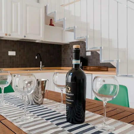 Dimora Jolanda A אוג'אנו לה קייזה