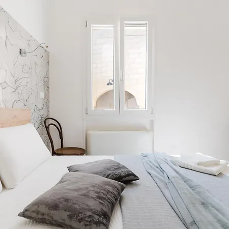 בית נופש Dimora Jolanda A אוג'אנו לה קייזה