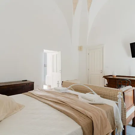 בית נופש Dimora Jolanda A אוג'אנו לה קייזה