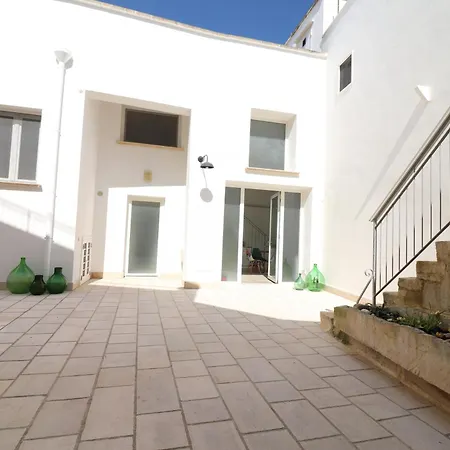 Dimora Jolanda A Ferienhaus *